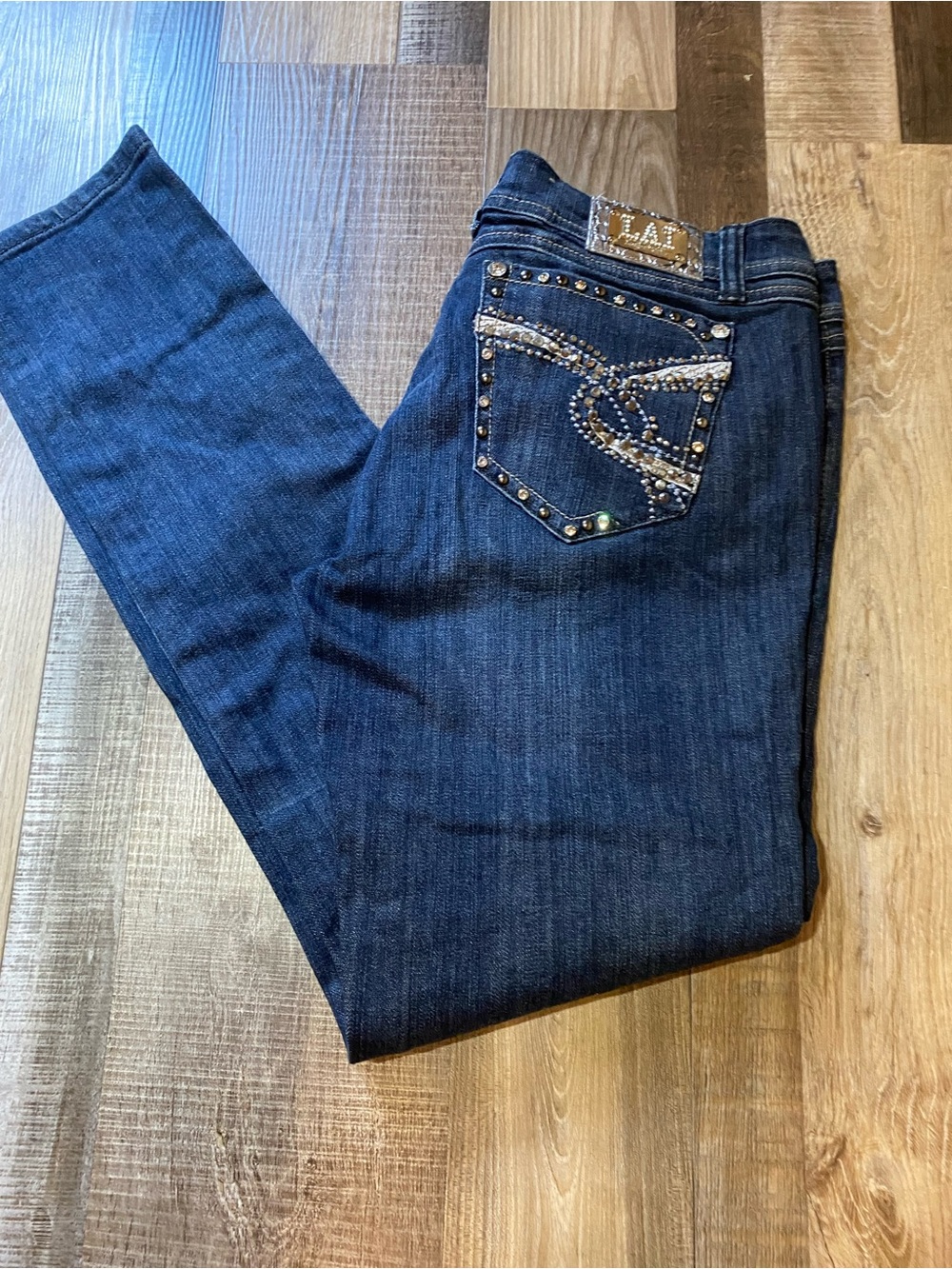 L.A. idol Women's Dark Blue Skinny Jeans with Embellished Back Pocket